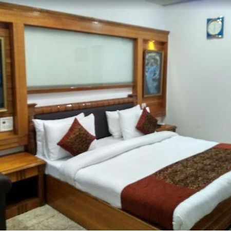 Tjs Royal Hotel เดลี ภายนอก รูปภาพ