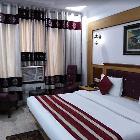 Tjs Royal Hotel เดลี ภายนอก รูปภาพ