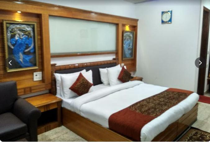 Tjs Royal Hotel เดลี ภายนอก รูปภาพ