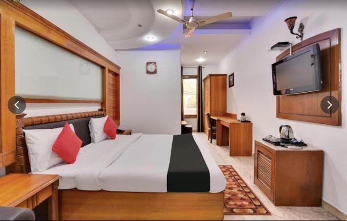 Tjs Royal Hotel เดลี ภายนอก รูปภาพ